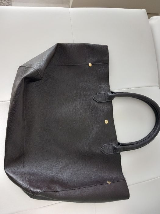 Vând poseta sport/fashion,  stare perfecta.,piele ecologica,import