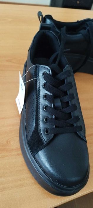 Зимни обувки от естественна кожа