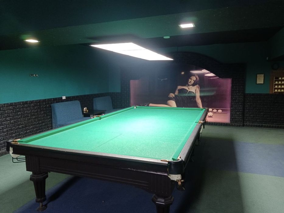 Бильярдный  клуб срочно Сотилади