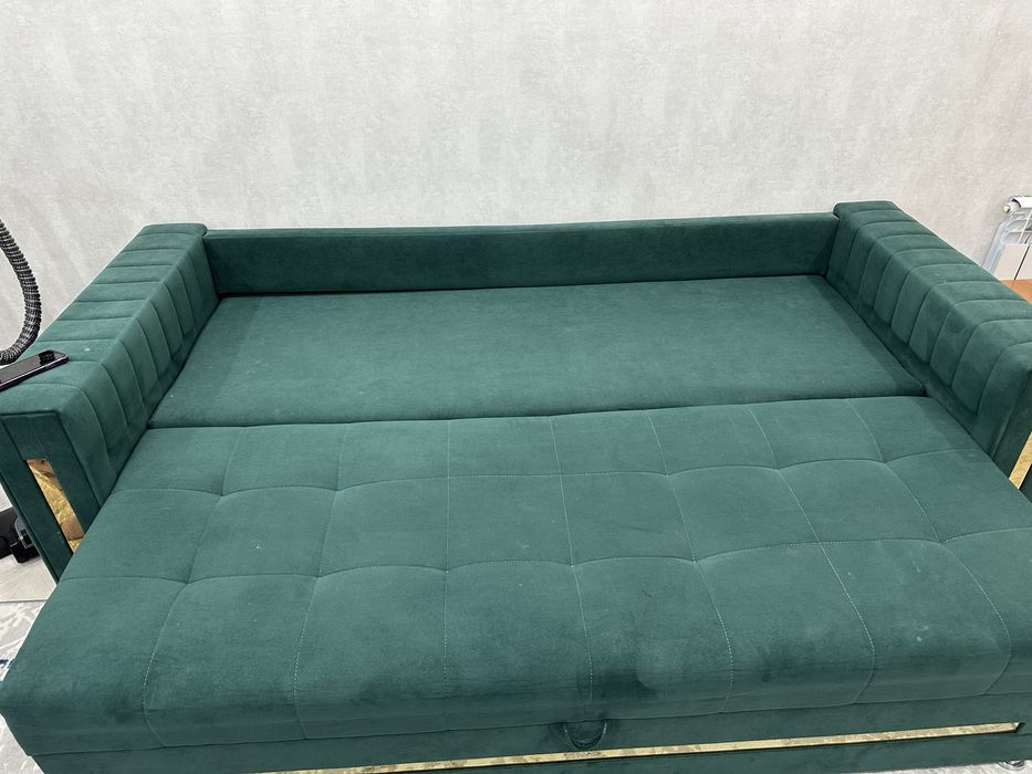 Продам диван двуспальный