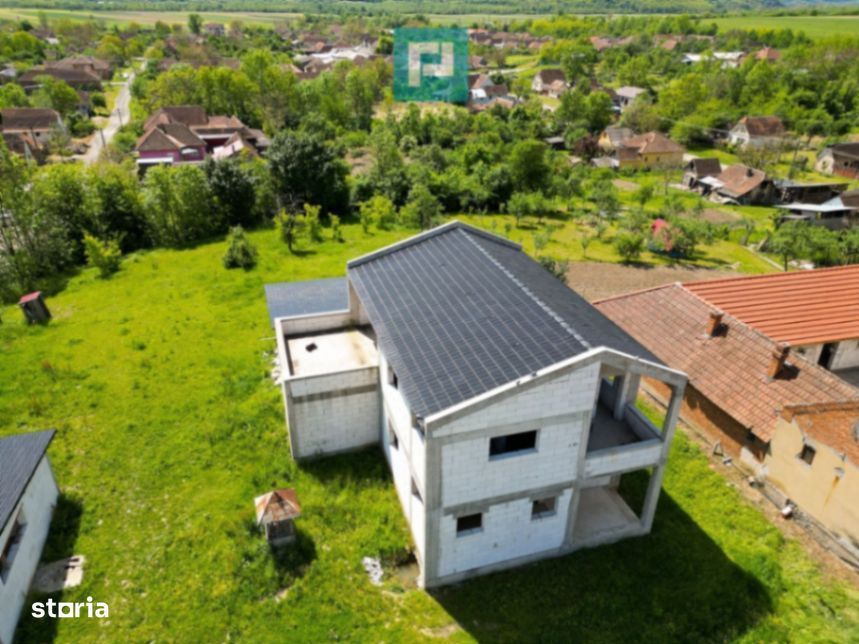 Casă la roșu din BCA de vânzare în Județul Arad