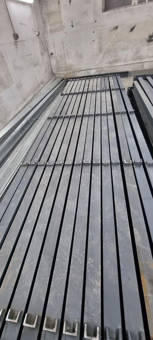 Hala pe structura metalica