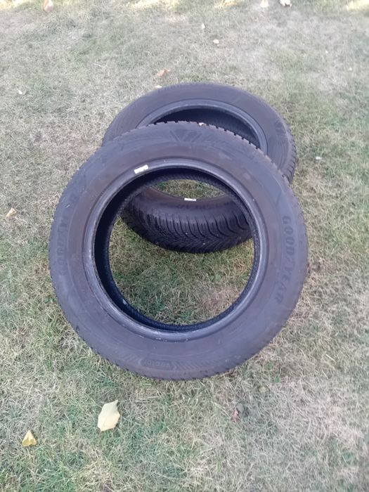 Anvelope iarnă 215 60 17