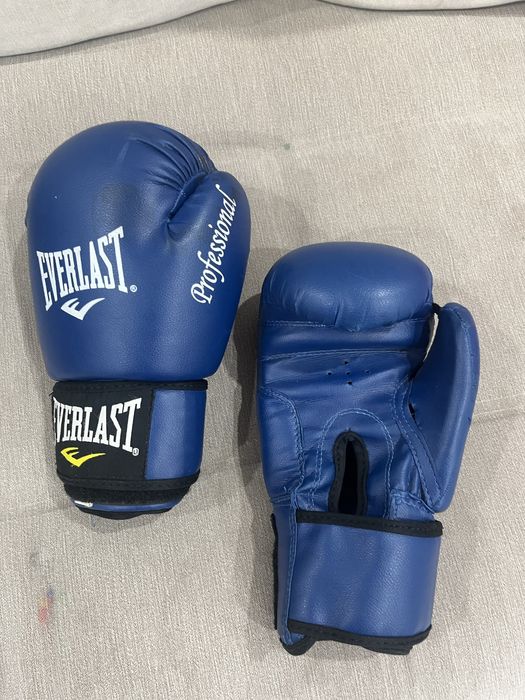 Боксерские перчатки