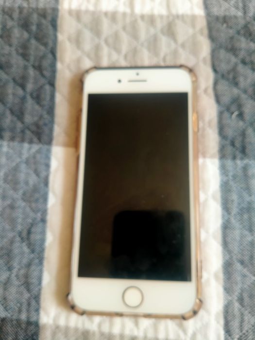 iPhone 7.Хорошем состаяние