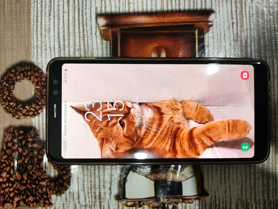 Продам Самсунг а8