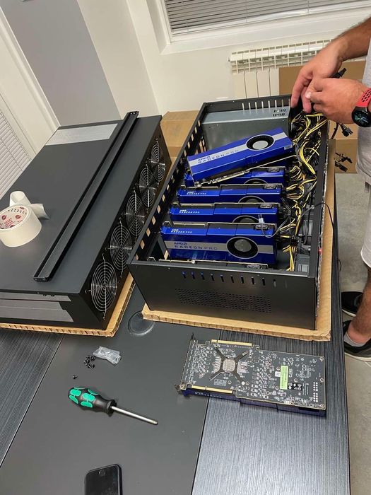 Гейминг видео карти AMD Radeon pro VII workstation 16G