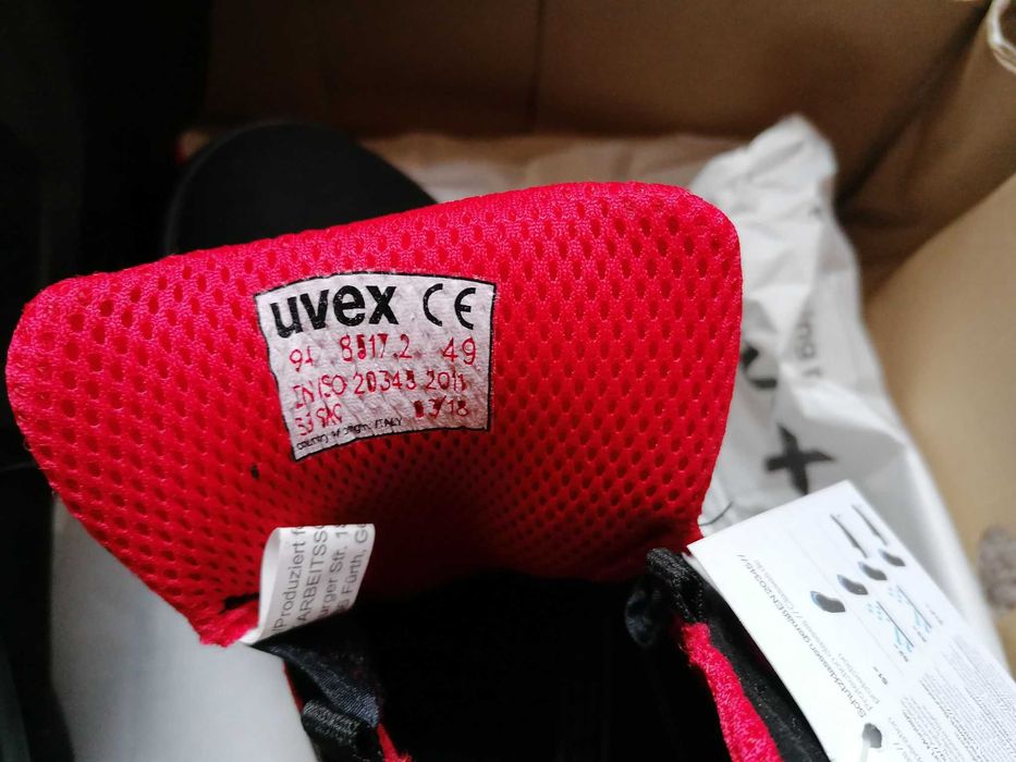 Vand ghete UVEX numar 49