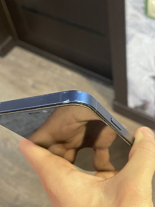 Продам Iphone 12