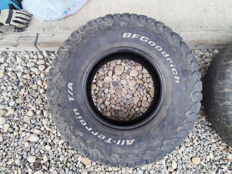 Продавам 4 бр. гуми BFGoodrich 285/75R16
