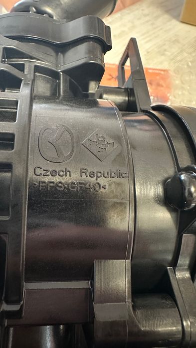 Genuine Cooling control valve Mazda (Корпус на Термостат)