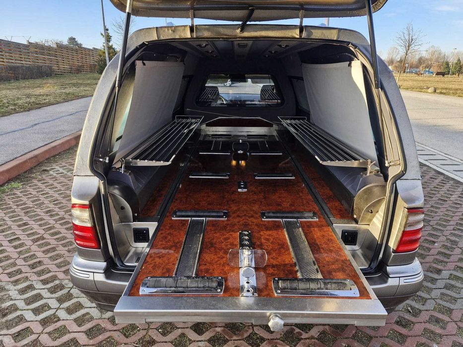 Mercedes E220 / Dric SD Funerar / 2.2 Diesel / 178483 km / Impecabilă!