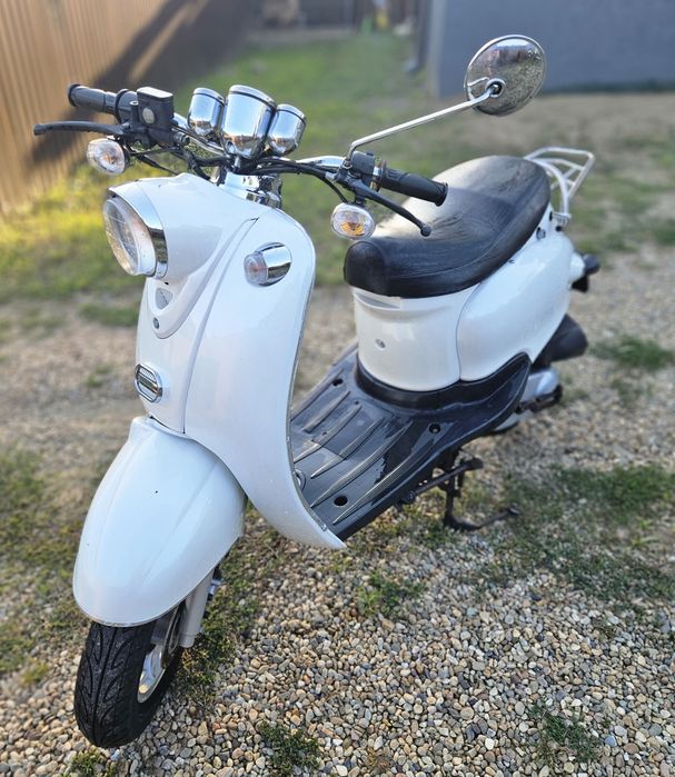 Scuter de vanzare 49cmc