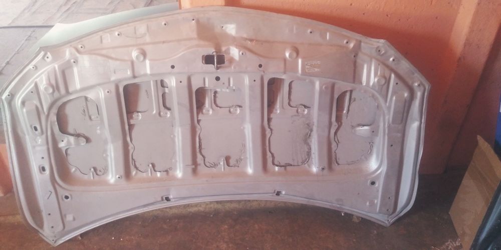 Капот Тойота корола