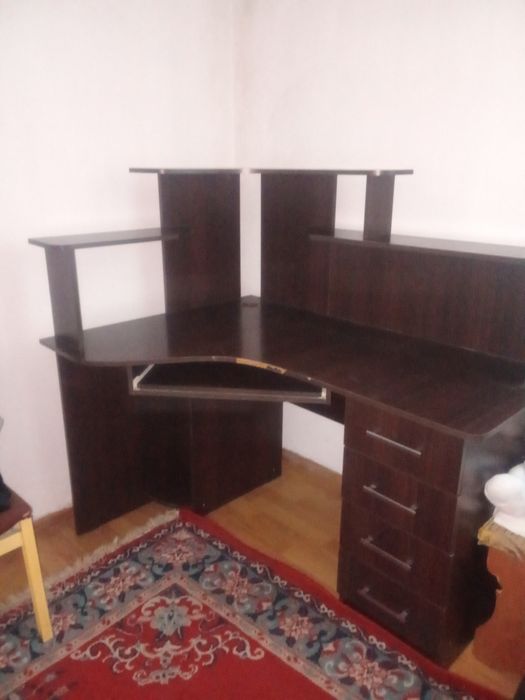 Продадим стол письменный, компьютерный 2 в 1.
