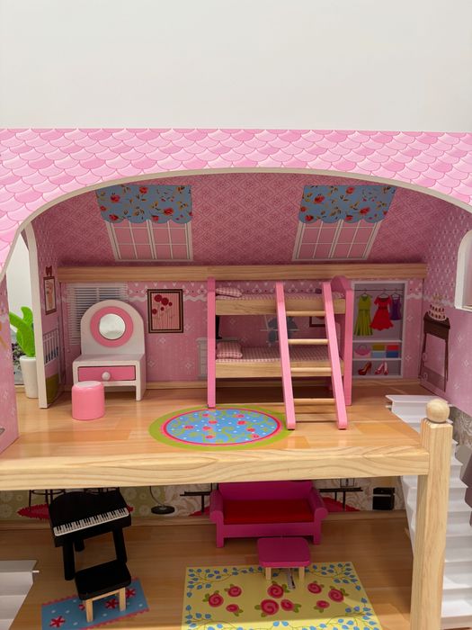 Дървена Къща за кукли. Moni toys.