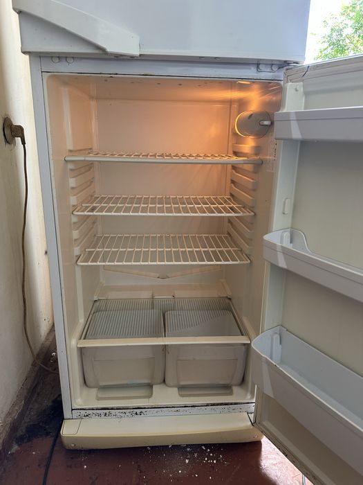 Xolodilnik Indesit srochniy