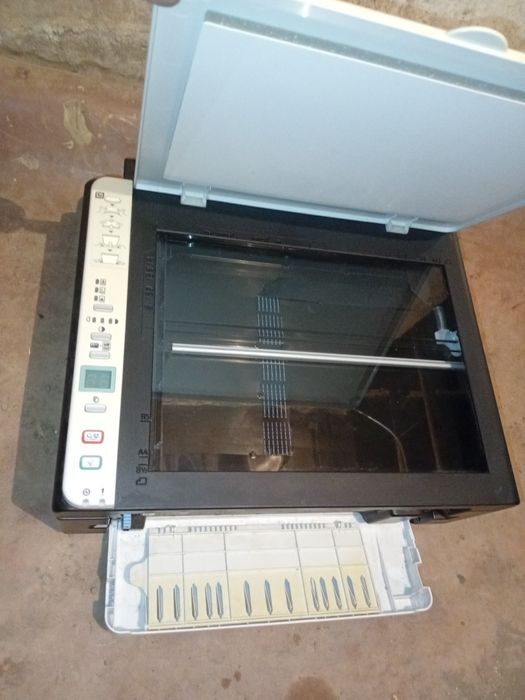 Мфу Ricon. Не работает.