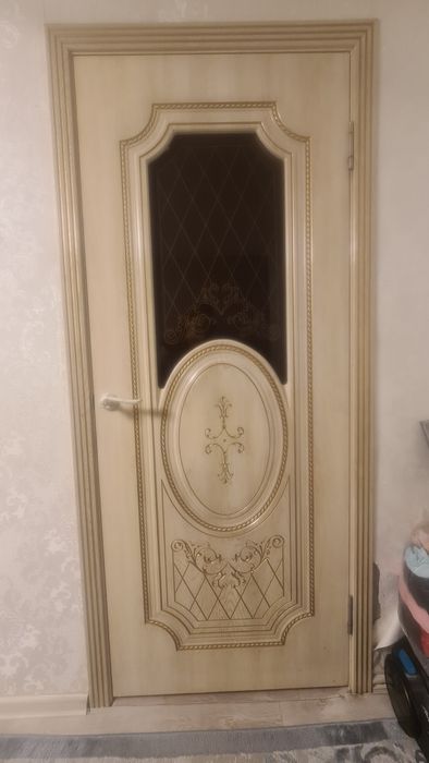 Продам двери в хорошем состоянии