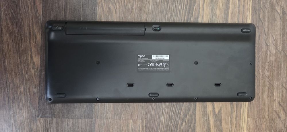 Продавам безжична клавиатура Rapoo K2600 с вграден тъчпад.