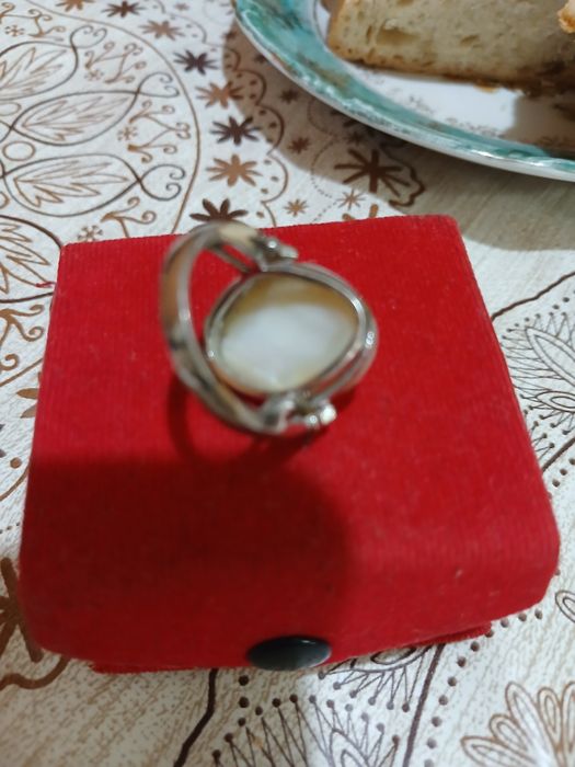 Серебренное кольцо  4 грамм