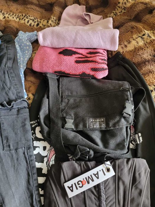 Одежда для девочки 13-17 лет отдам бесплатно