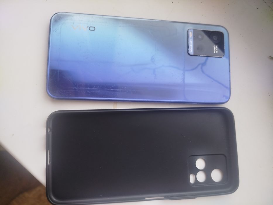 Срочно продам смартфон Vivo Y21