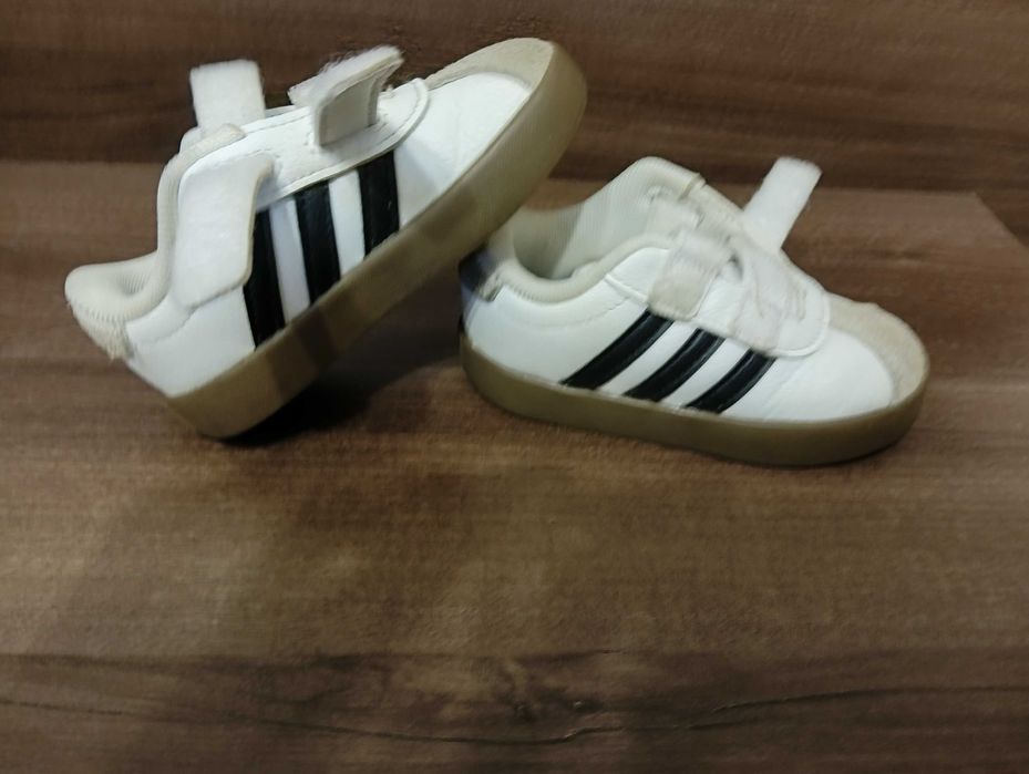 Обувки    Адидас