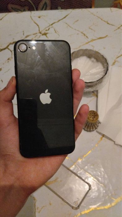 срочно продам 2 айфона ЦЕНА ЗА ОБЕ!