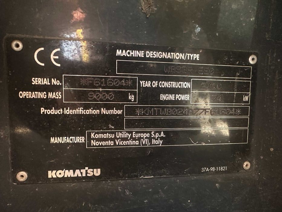 Buldoexcavator Komatsu WB 93 R 2010 accept variante auto !