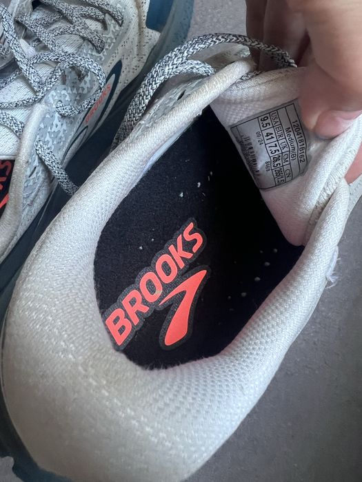 Планински обувки Brooks 41 размер сиво