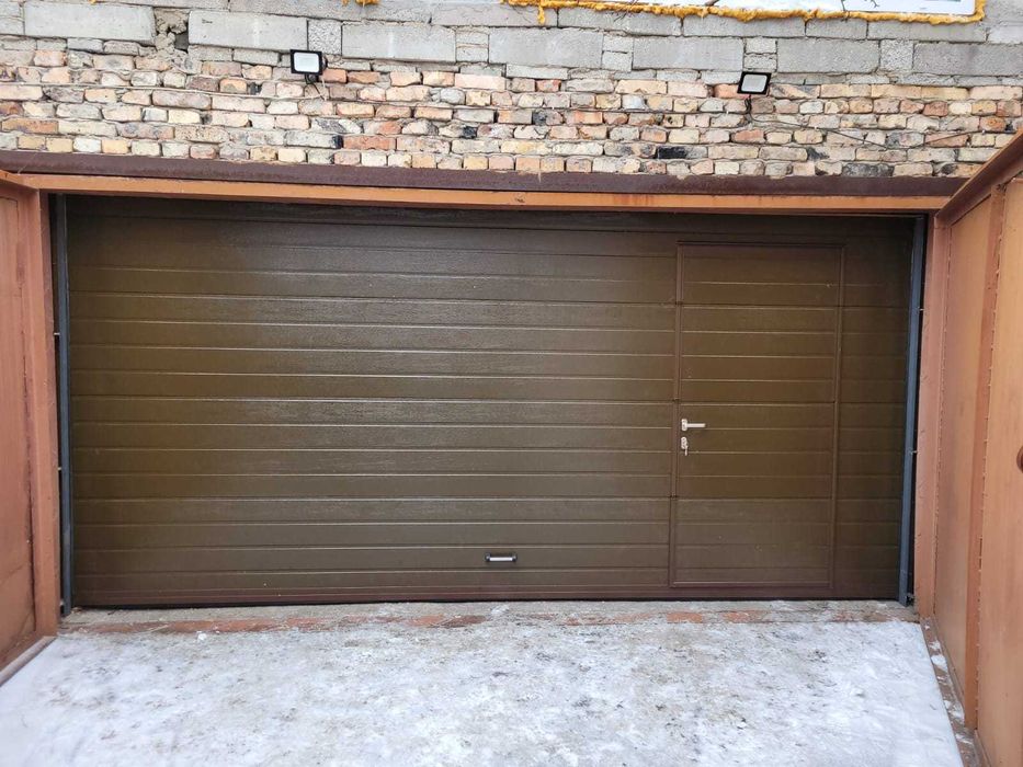 Секционные гаражные ворота