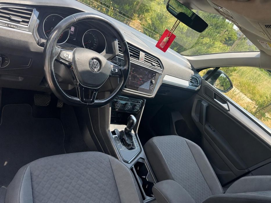 VOLKSWAGEN Tiguan 2019 — imagine 10