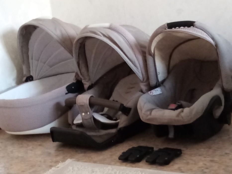 Продается коляска adamex 3в1