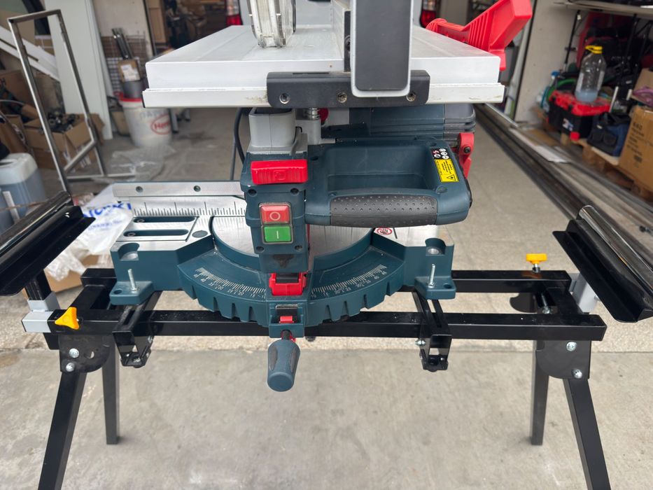 Комбиниран циркуляр Bosch GTM 12 JL Professional с гаранция + маса