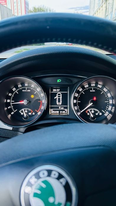 SKODA Superb 2013 — imagine 5