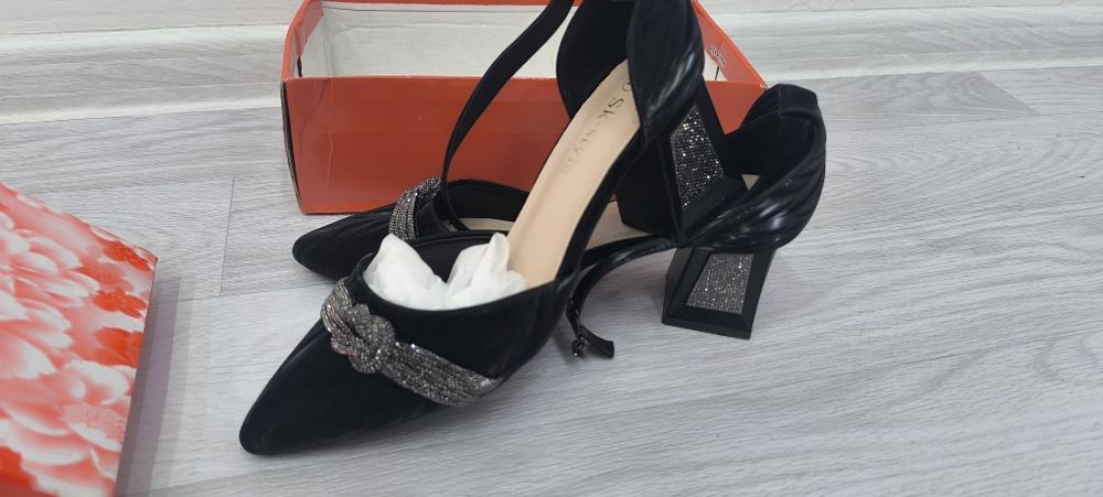 Продам туфли 40 размер