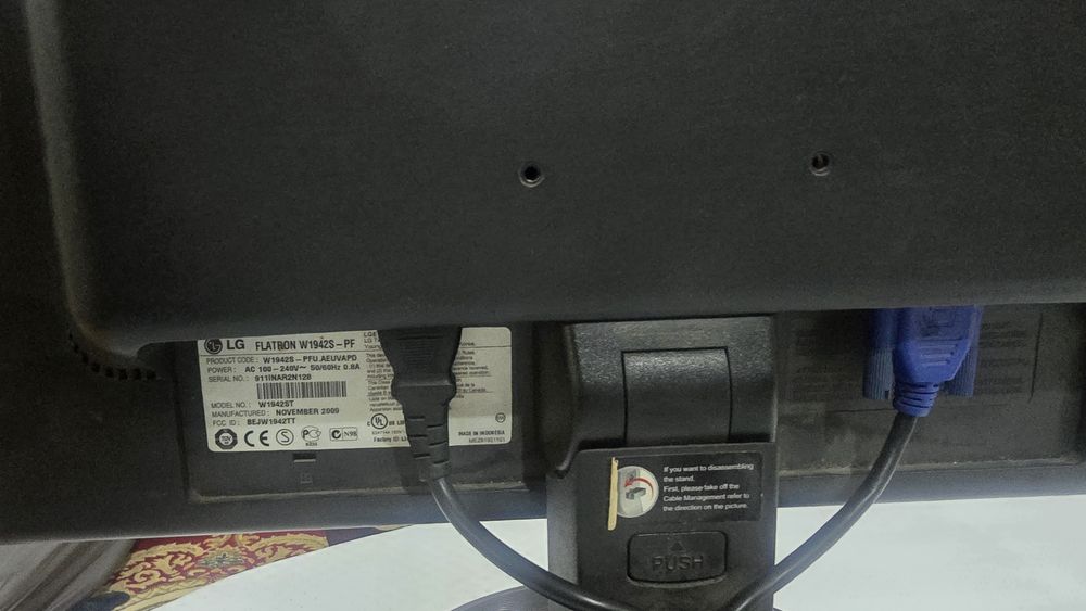 ЖК-монитор LG Flatron W1942S sotiladi