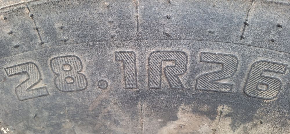 Продам шины б/у на трактор К - 700.