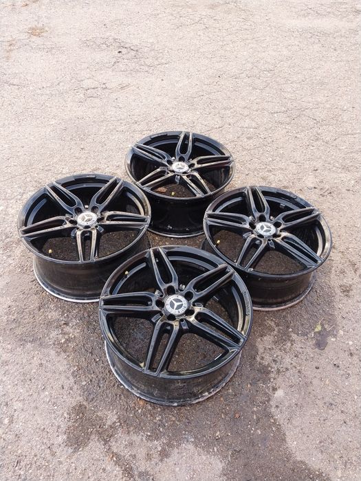 Диски R19 разноширокие. На Мерседес.