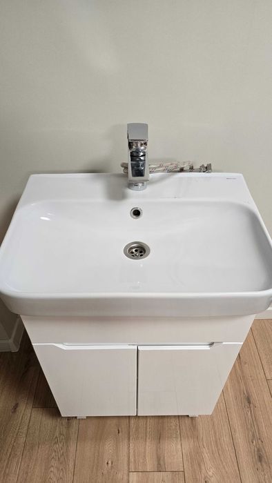 Раковина (+тумба+смеситель)