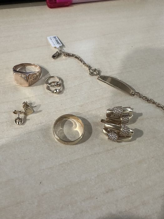 Продам золотые изделия