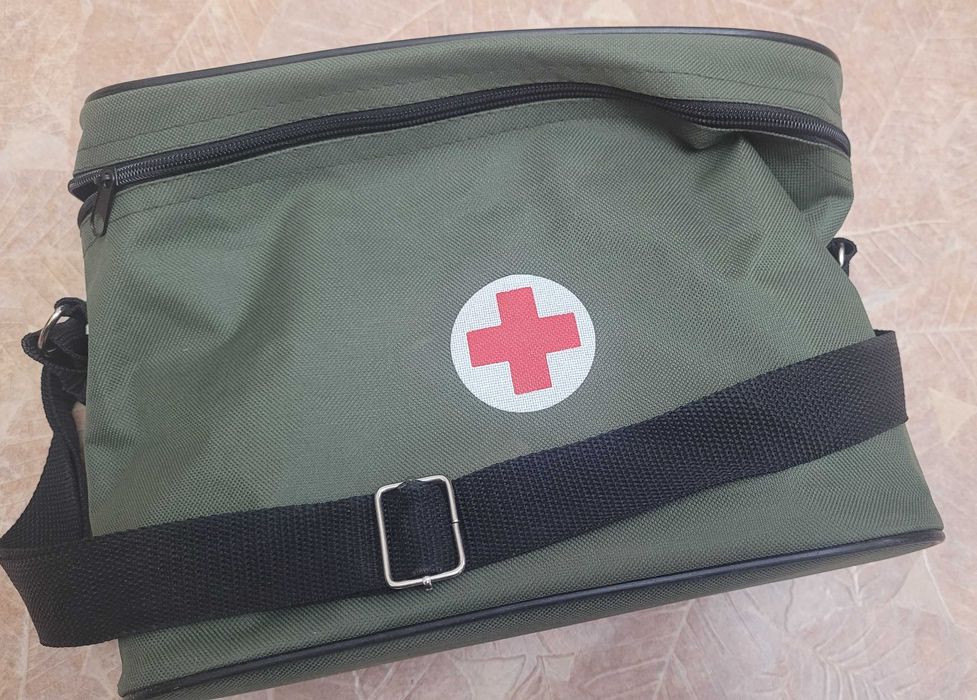 Сумка санитарная  -аптечка первой помощи