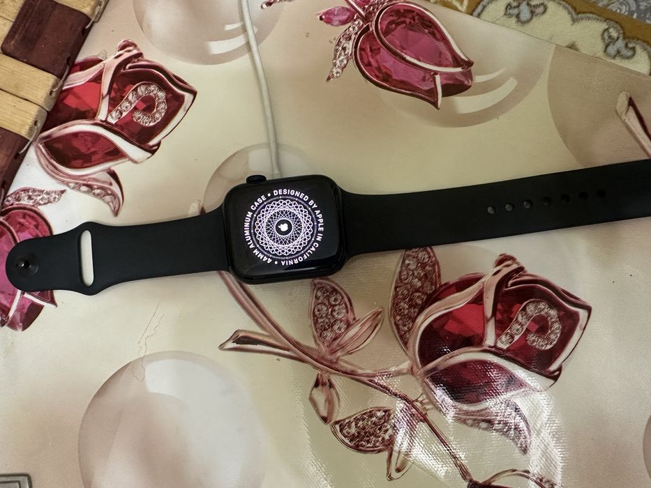 Продам Apple WATCH SE 2 44mm
