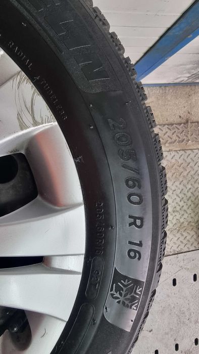 # 4 Зимни ГУМИ #