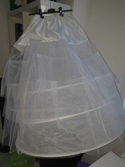 Rochie Mireasa Ivory marimea S-M + 2 Cercuri + Voal