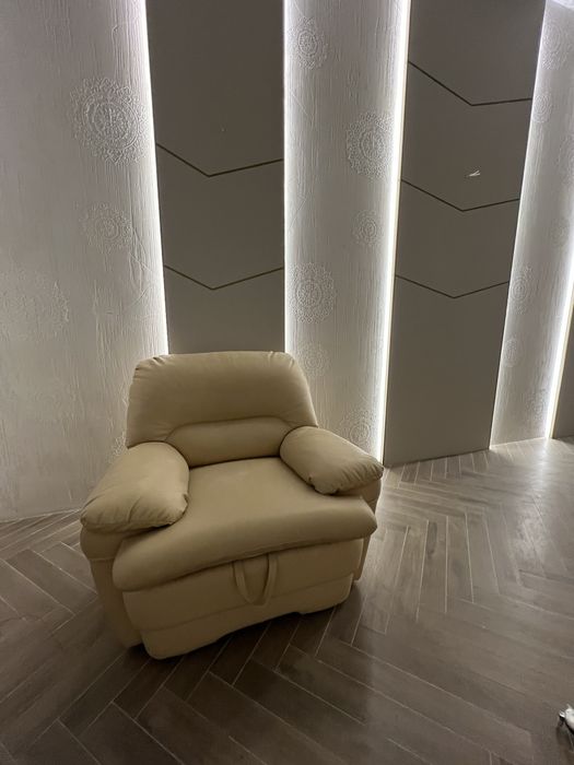 Продам диван и кресло