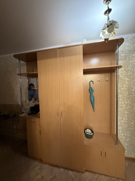 Продам шкаф Прихожая)