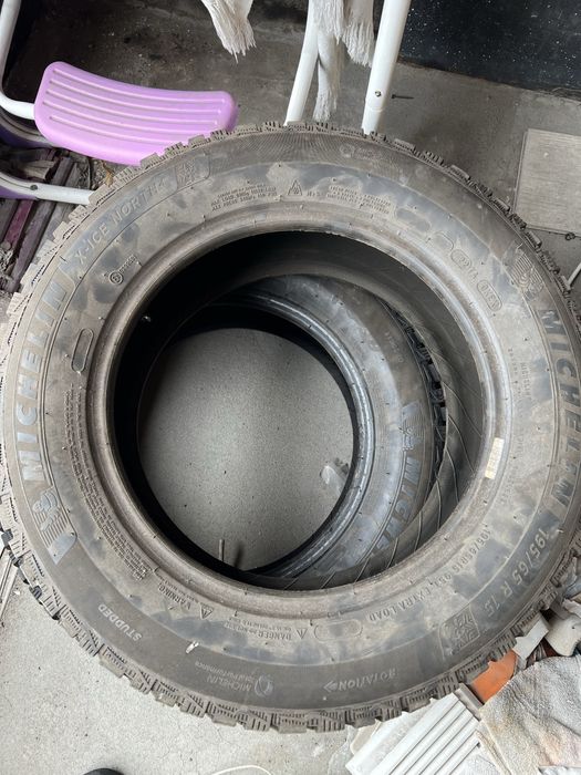 Продам 2 баллона Michelin x ice north 4