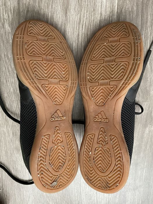 Футболни обувки адидас